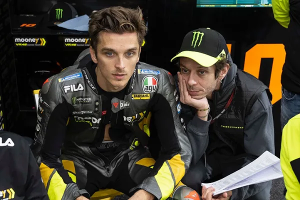 Valentino Rossi Mengaku Galau Ditinggal Sang Adik Ke Honda Vale Bimbang