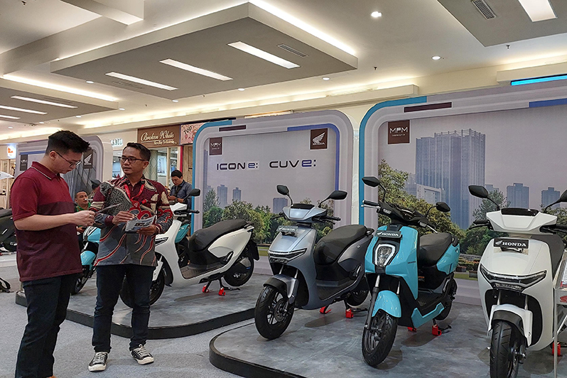 Launching Honda CUV e