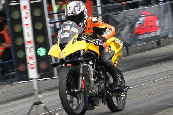 Yamaha R25 Zeus Berhasil Podium di Super Drag Way Yamaha R25 Zeus