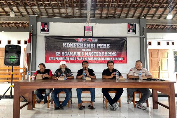 Master Racing x CB Nganjuk Peringatkan Penjual Kaos Palsu Master Racing