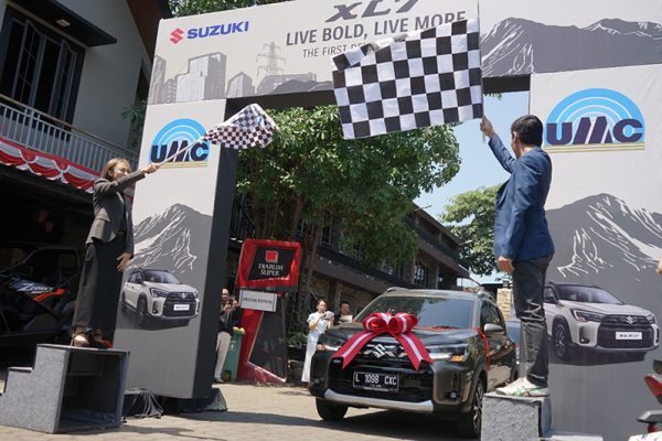 Hand Over Suzuki XL7